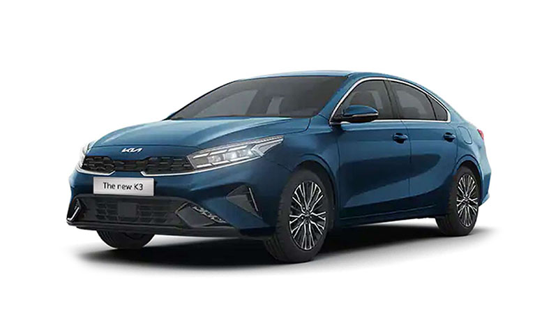 Kia K3 màu xanh, góc nhìn phía trước